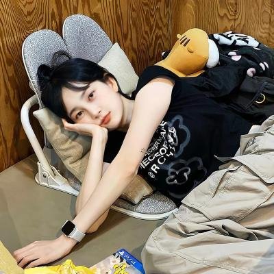 第二个月亮 海报